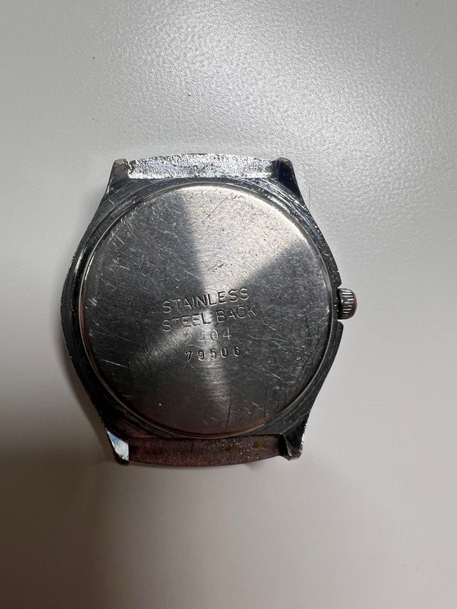 Reloj Duward Quartz Esfera Blanca