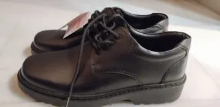 Zapatos de trabajo negros. Unisex