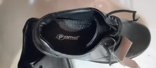 Zapatos de trabajo negros. Unisex