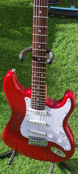 Guitarra Stratocaster Candy Apple Red.