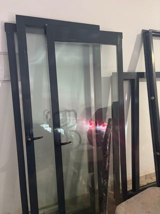 Puerta balconera 2 hojas corredera negra climalit