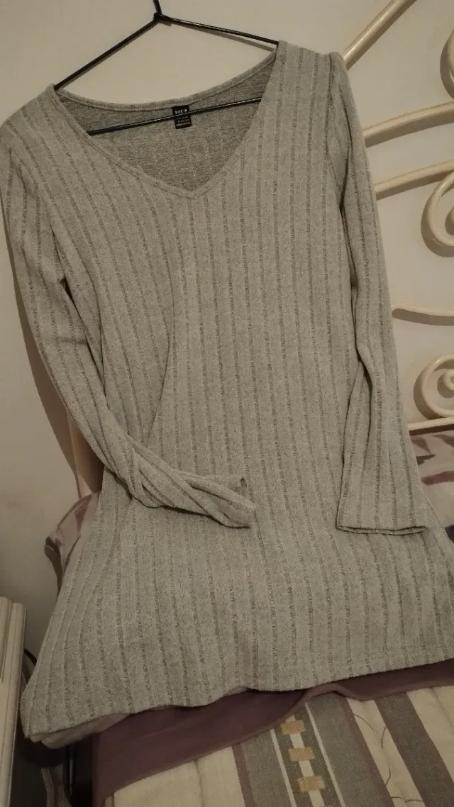 Vestido negro con botones y bolsillos