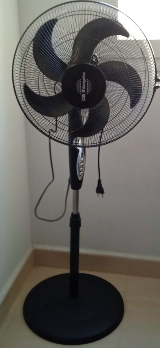 Ventilador Energizer Negro con Control