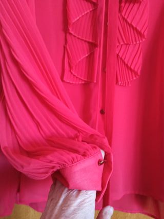 Blusa Roja Volantes y Lazada marca ZARA