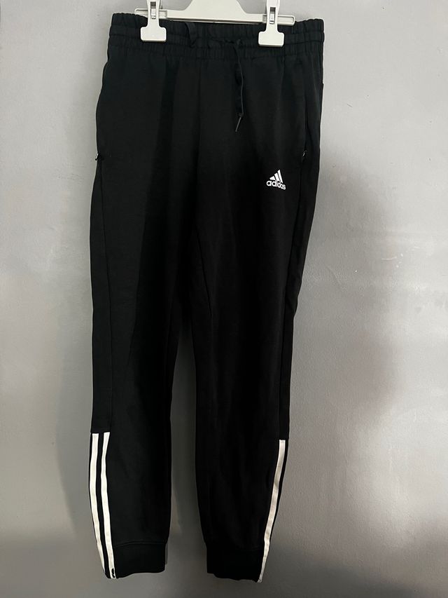 Chándal Adidas Negro con Rayas Blancas