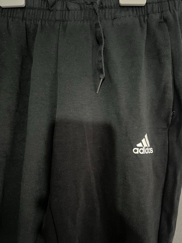 Chándal Adidas Negro con Rayas Blancas