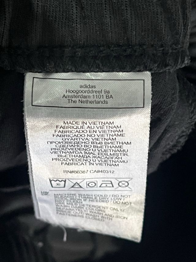 Chándal Adidas Negro con Rayas Blancas