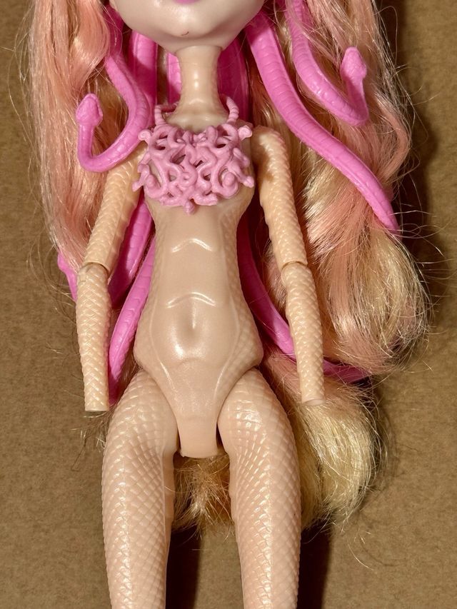Muñeca Viperine Gorgon
