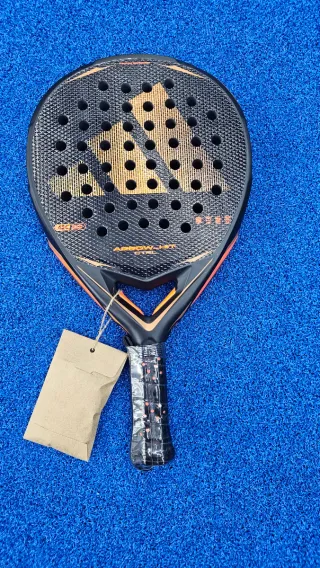 Pala Adidas Arrow Hit Control 2026