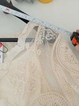 Blusa encaje beige M/38 y L/40
