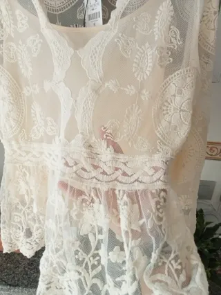 Blusa encaje beige M/38 y L/40