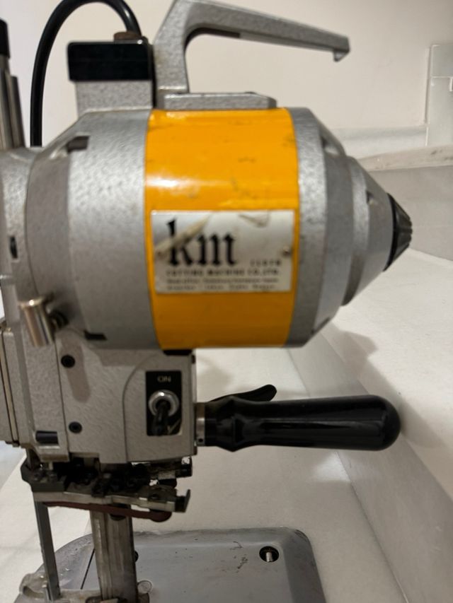 Cortadora de tela KM - Máquina de corte