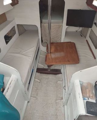 Velero 7,13 m – Bandera polaca – No pasa ITB