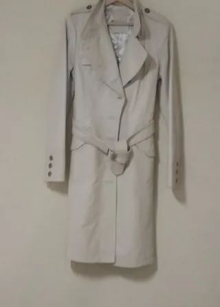 Abrigo acolchado beige claro