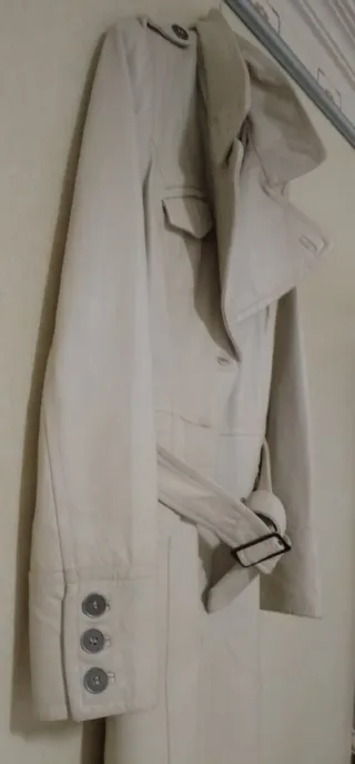 Abrigo acolchado beige claro