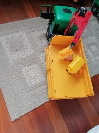 Camión Grúa Bruder Verde y Amarillo