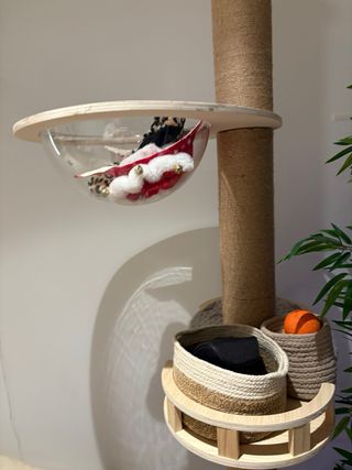 Torre rascadora y cama para gatos