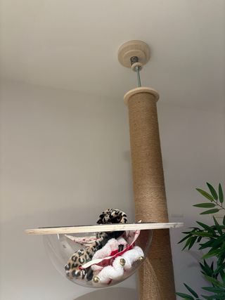 Torre rascadora y cama para gatos