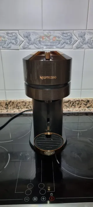 Cafetera Nespresso DeLonghi Vertuo Next