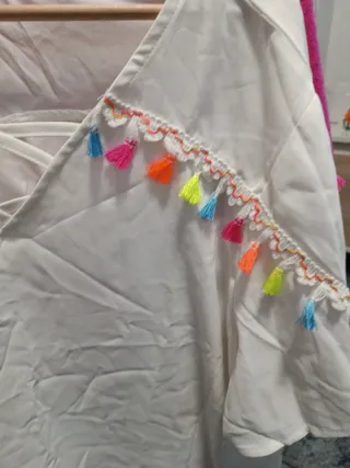 Camisa blanca manga corta con flecos