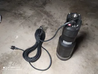 Bomba sumergible eléctrica