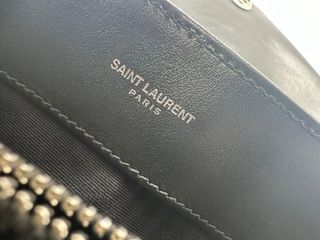 Saint Laurent Loulou Bolso Negro