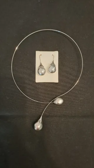 Conjunto Collar y Pendientes Perlas Grises