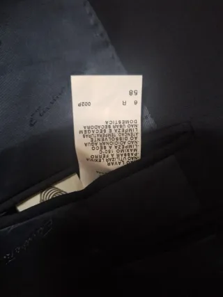 Traje de hombre azul marino