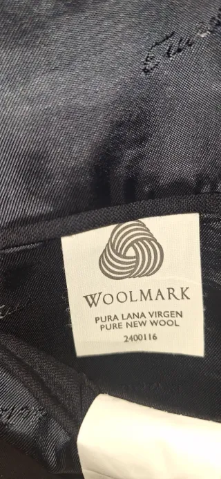 Traje de hombre azul marino