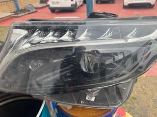 Faro Izquierdo Mercedes V