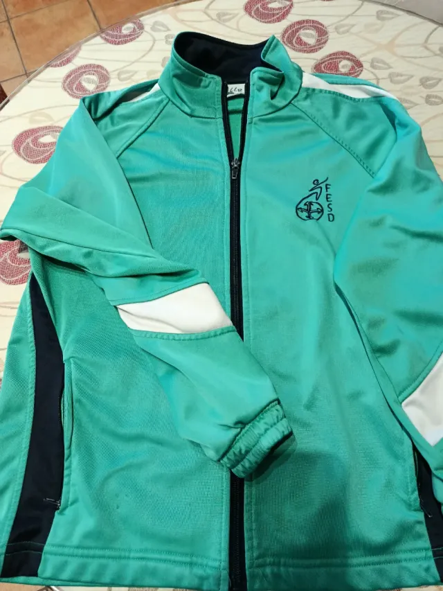 Chándal uniforme escolar talla 12