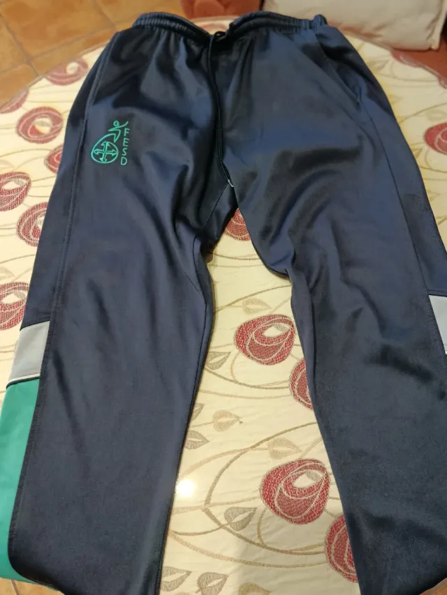 Chándal uniforme escolar talla 12