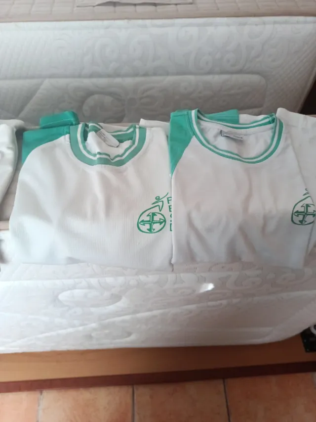 Chándal uniforme escolar talla 12