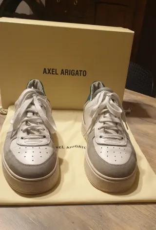 Sneakers Alex Arigato bianche e verdi