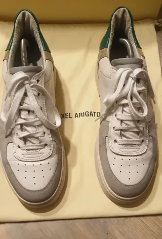 Sneakers Alex Arigato bianche e verdi