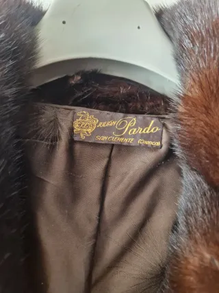 Abrigo de piel marrón