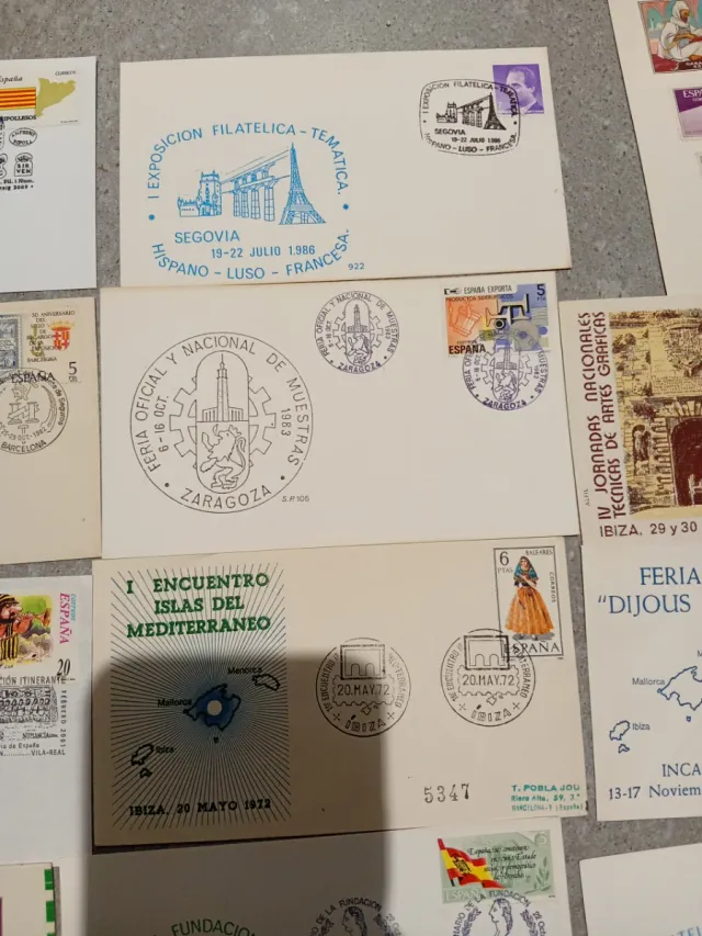 Lotto di 20 buste e cartoline filateliche