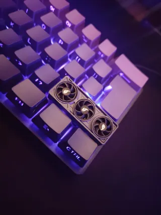Keycap Miniatura RTX 5090 ROG Edición Limitada