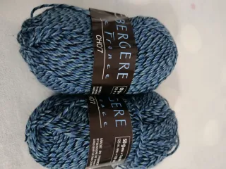 Ovillo de lana azul Bergere de France