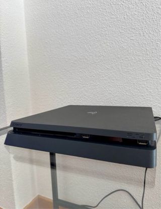 PS4 Slim 1TB 3 juegos