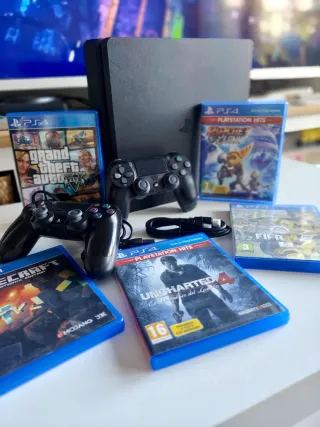 PS4 Slim Negra + 2 Mandos + 5 Juegos