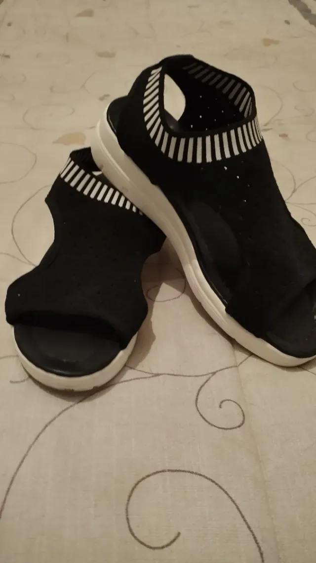 Sandalias de cuña negras mujer