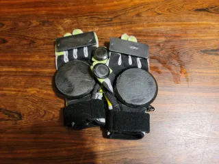 Longboard Miller, Protecciones, Guantes negociable