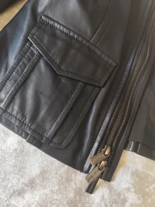 Chaqueta de Piel Negra