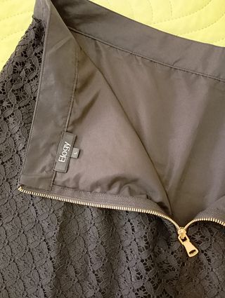 Falda de encaje negra talla L