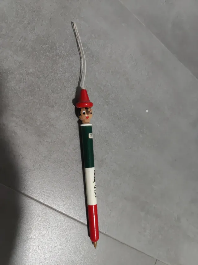 Boli bic Pinocchio Italia y lápiz england