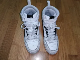 Botas de basket Puma blancas y negras