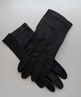 Guantes de cuero negros