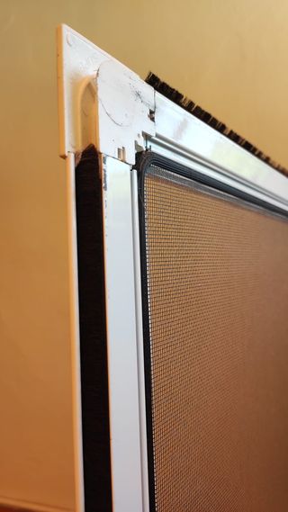 Mosquitera fija corredera blanca