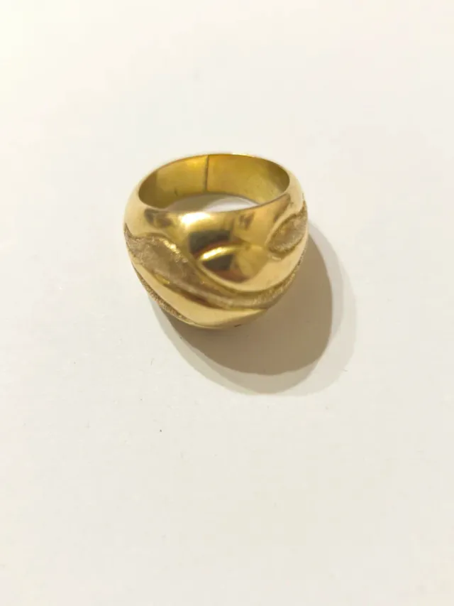 Anillo oro 18 kt casi nuevo